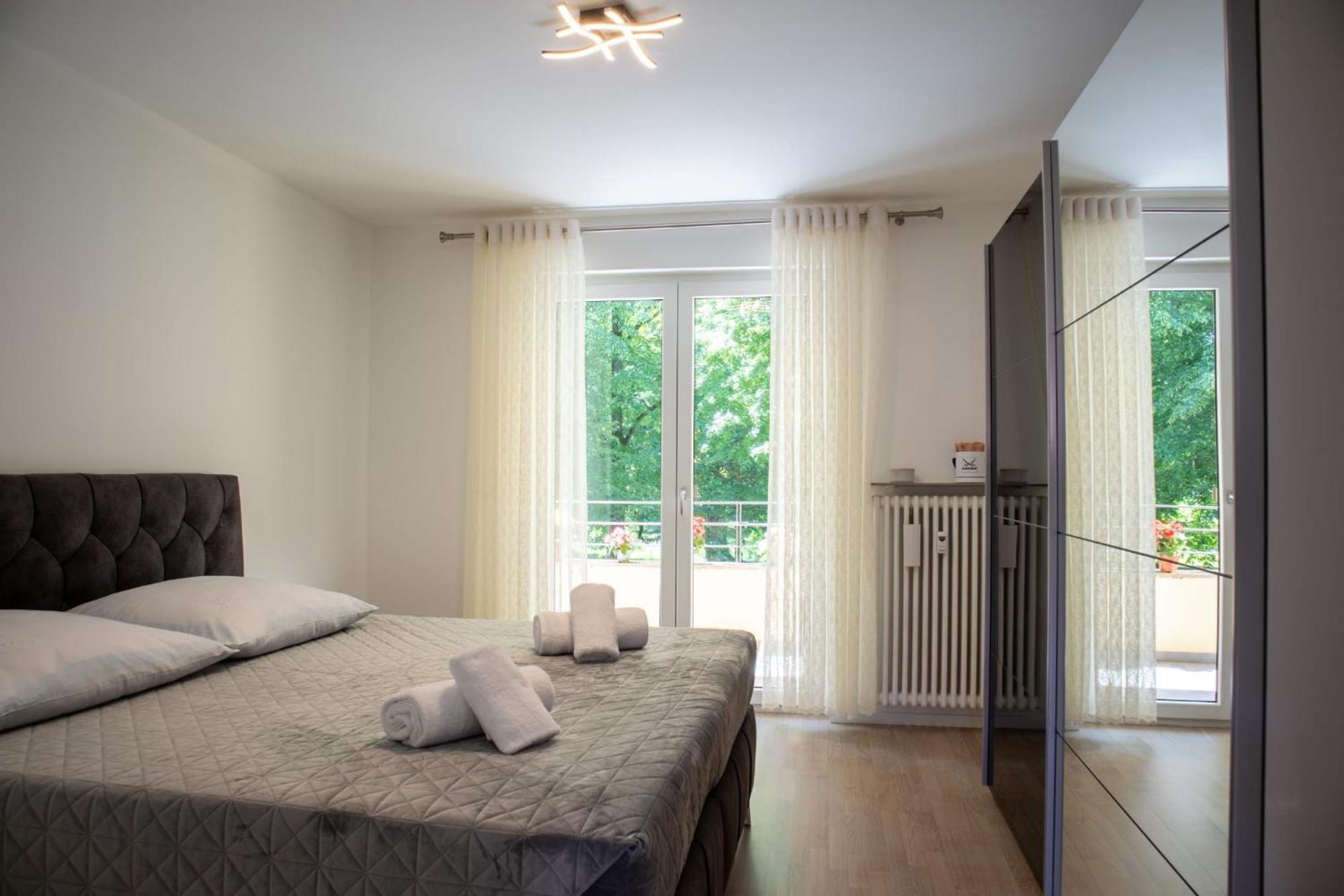 Mega Lux Apartment Esslingen am Neckar Екстериор снимка